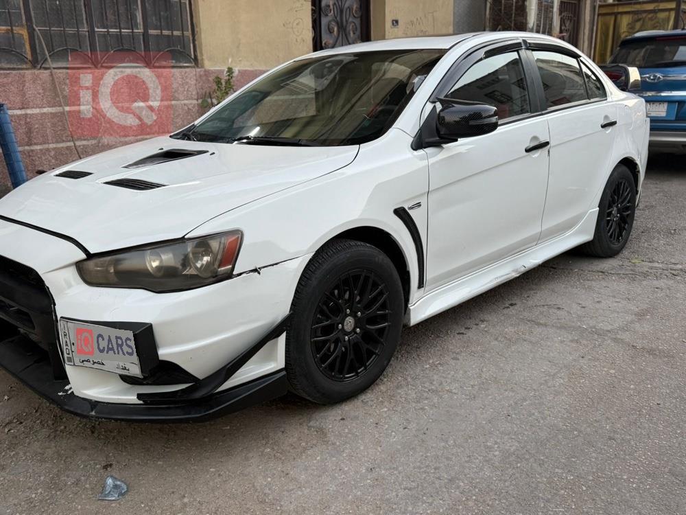 میتسوبیشی لانسەر